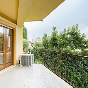  Apartment Residenza Al Vittoriale - By Host4u